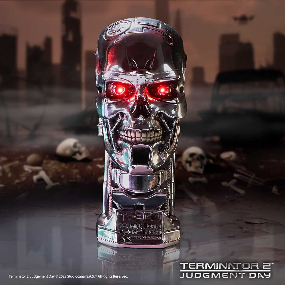 T-800 Terminator 2 Judgement Day Light Up Figurine 21cm