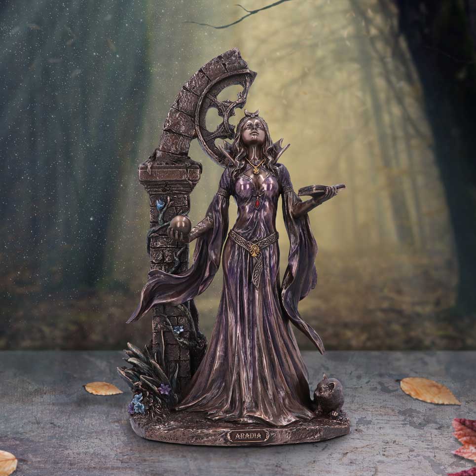 Aradia The Wiccan Queen of Witches Bronze Figurine 25cm