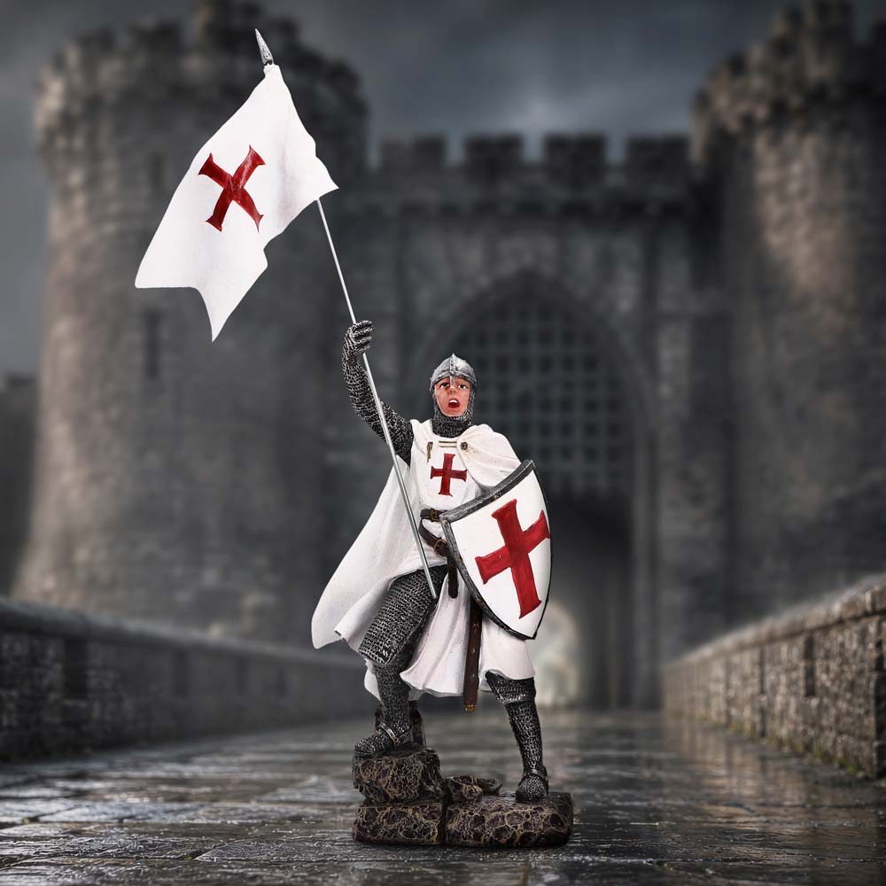 Banner of Glory Knight Figurine 31.6cm